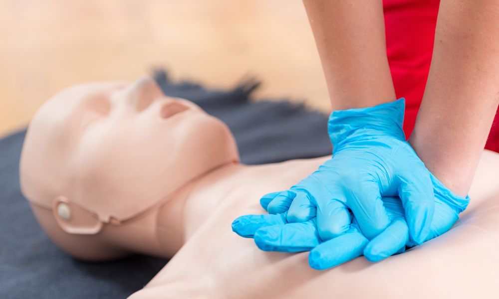 5 Heart-Pounding Songs To Do CPR To (Besides Stayin’ Alive)